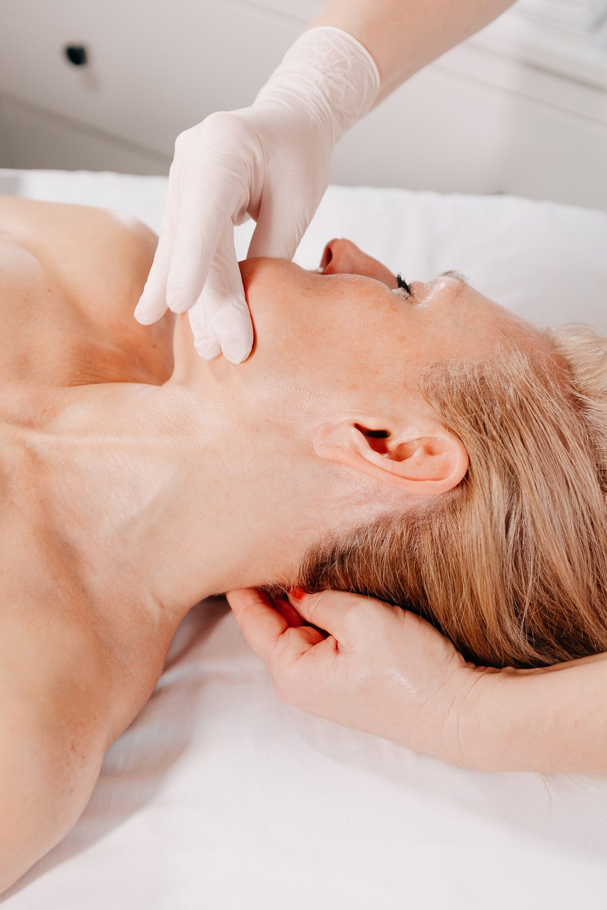 Intensive klassische Gesichtsbehandlung – Pflege & Regeneration